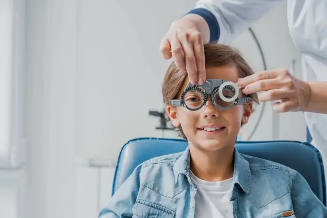 Diagnóstico de uma doença ocular em crianças