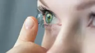 Cuidado dos seus olhos ao usar lentes de contacto